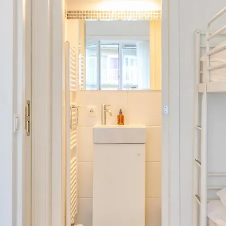 Διαμέρισμα Bright With Sunny Terrace And Parking