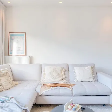 Bright With Sunny Terrace And Parking