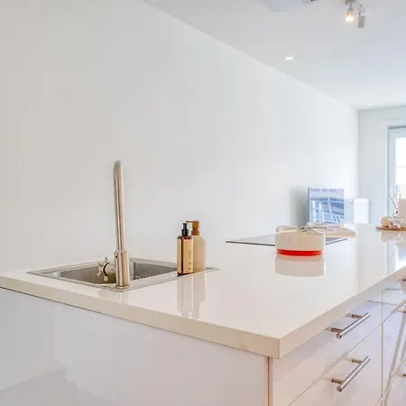 Διαμέρισμα Bright With Sunny Terrace And Parking *